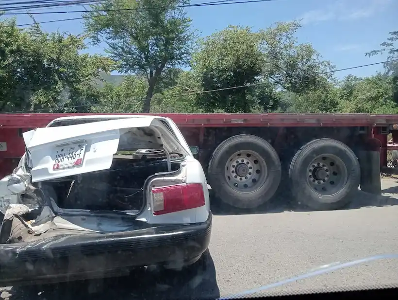 Choque en la Cayaco-Puerto Marqués deja tres lesionados