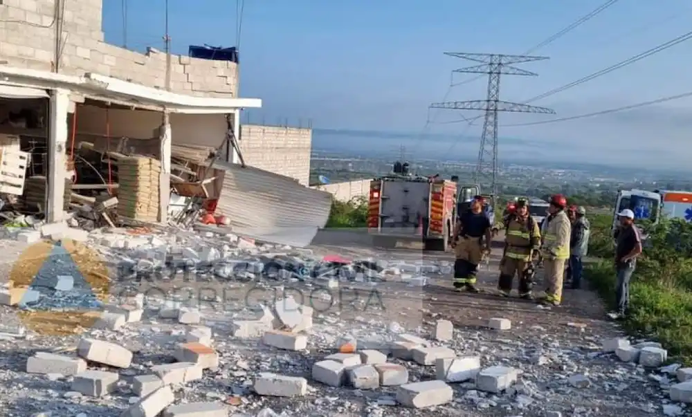 Explota vivienda en Corregidora, Querétaro; una pareja resulta lesionada