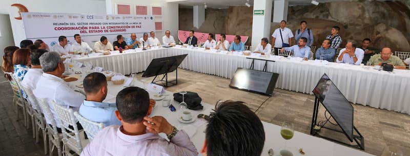 Gobierno de Guerrero dialoga con empresarios de 40 cámaras para impulsar la economía