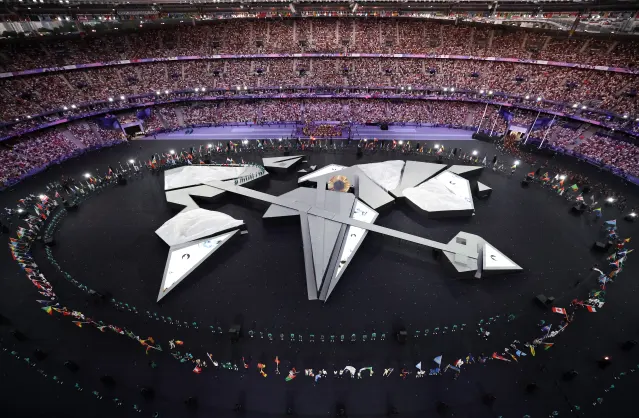 París 2024 se despide con espectacular ceremonia de clausura