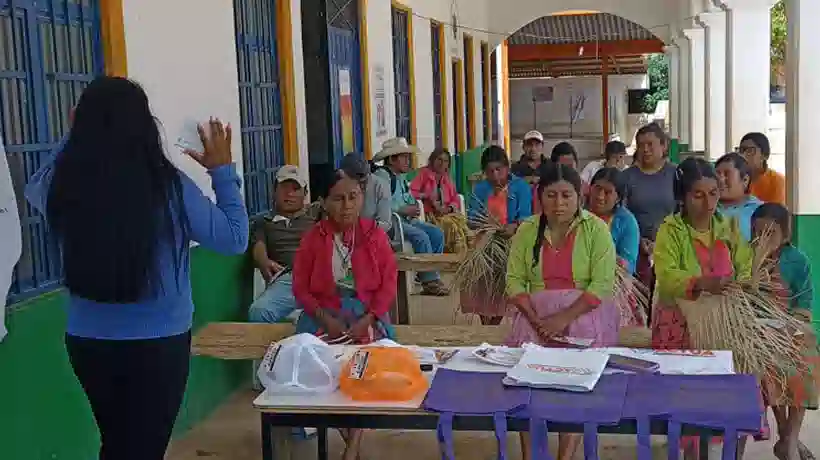 Capacitan a mujeres mixtecas para prevenir Violencia de Género