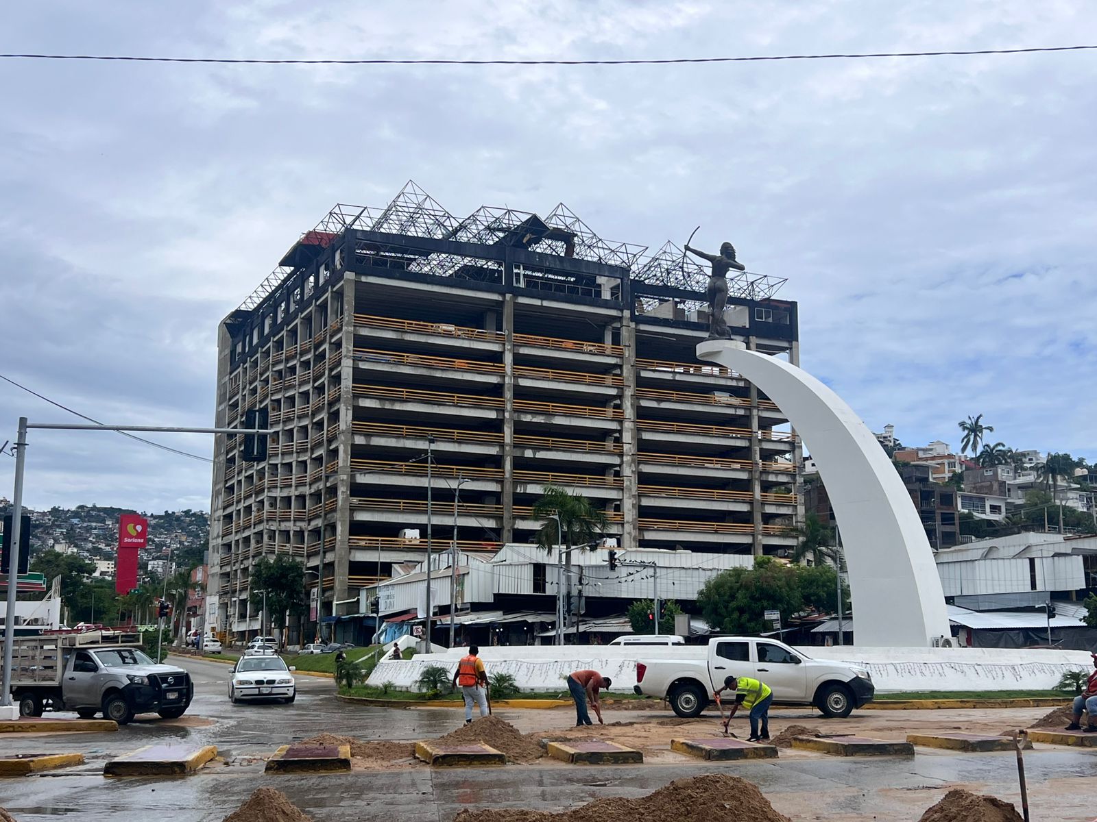 Cierran aeropuerto de Acapulco por lluvias de John