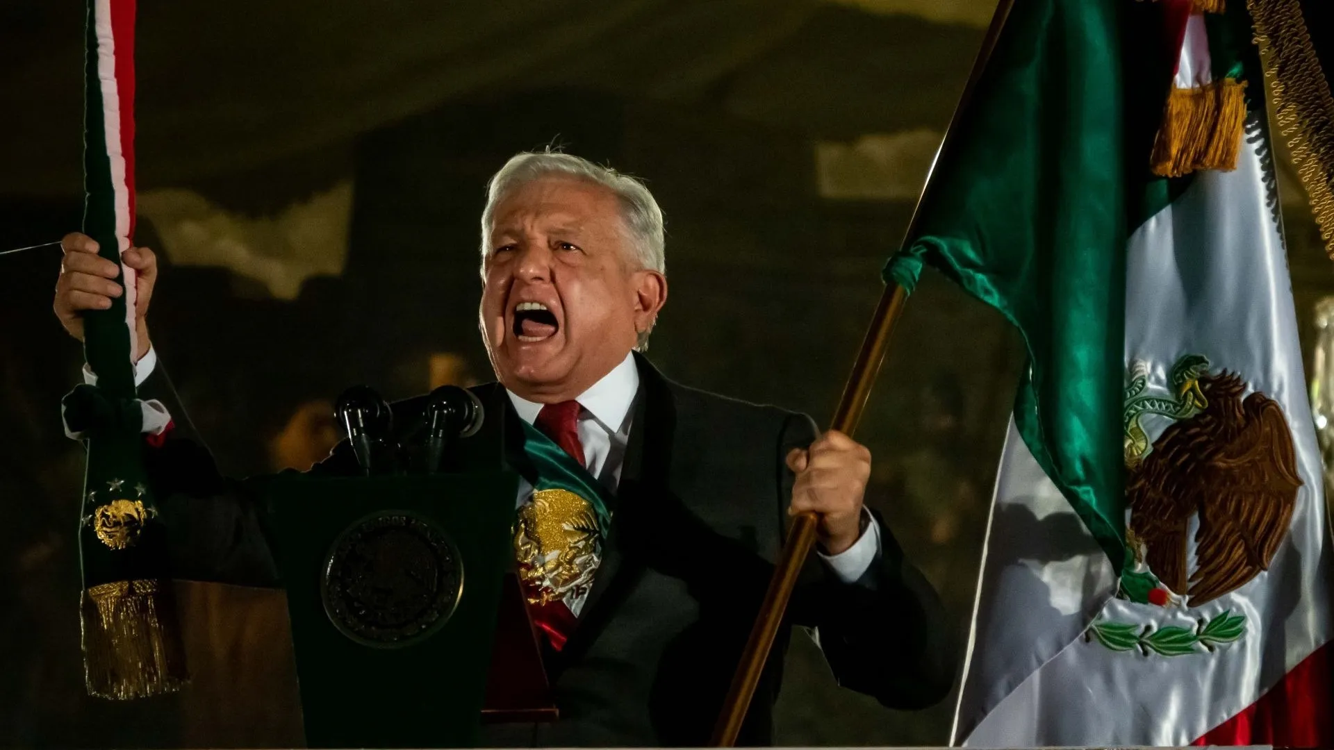 Sonó “El Sinaloense” tras Grito de Independencia en el Zócalo; le llueven críticas a AMLO