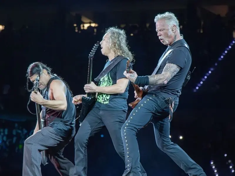 Sorprende Metallica a fans en CDMX con cover de La Negra Tomasa