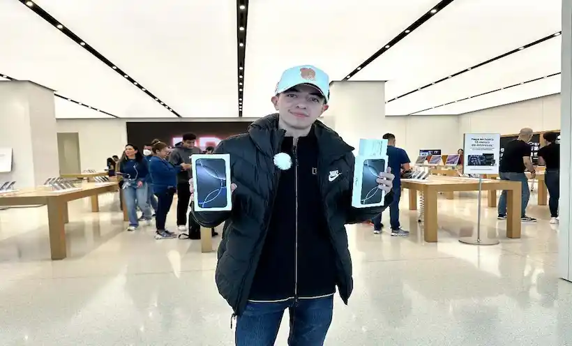 Llega el iPhone 16 a México: Primer comprador hizo fila por 24 horas