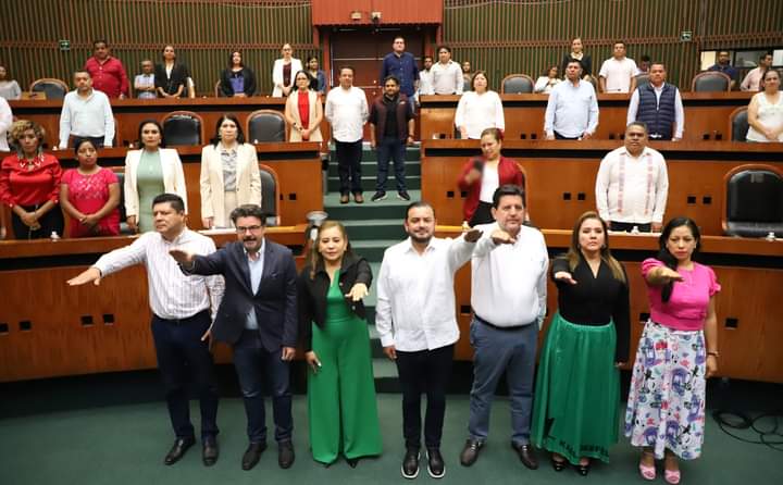 Toma protesta integrantes de la Jucopo en el Congreso de Guerrero