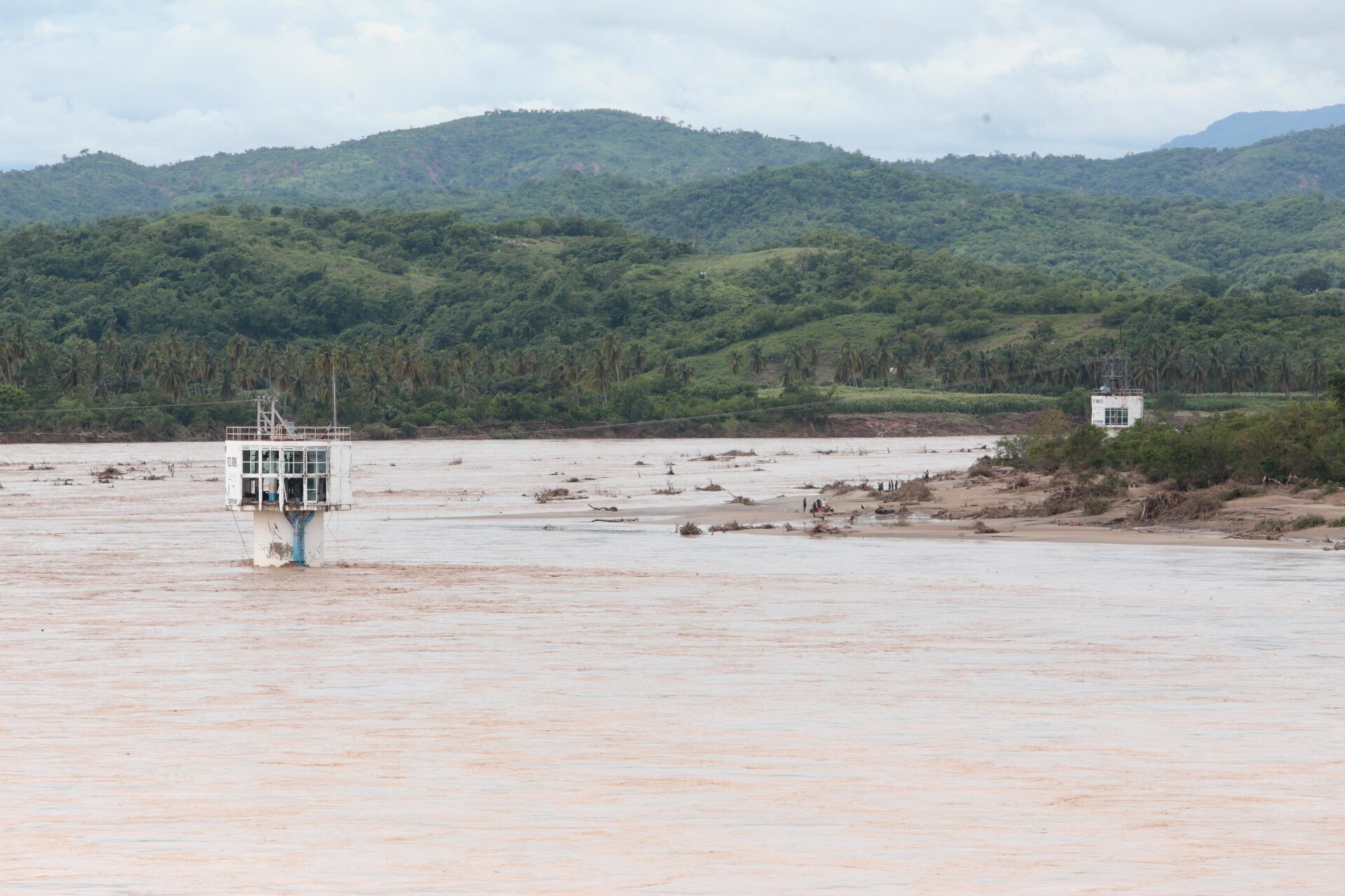 Trabaja CAPAMA, CFE y Marina para regularizar el suministro de agua en Acapulco