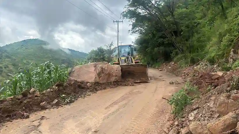 Intensifica Gobierno de Guerrero medidas por afectaciones en carreteras