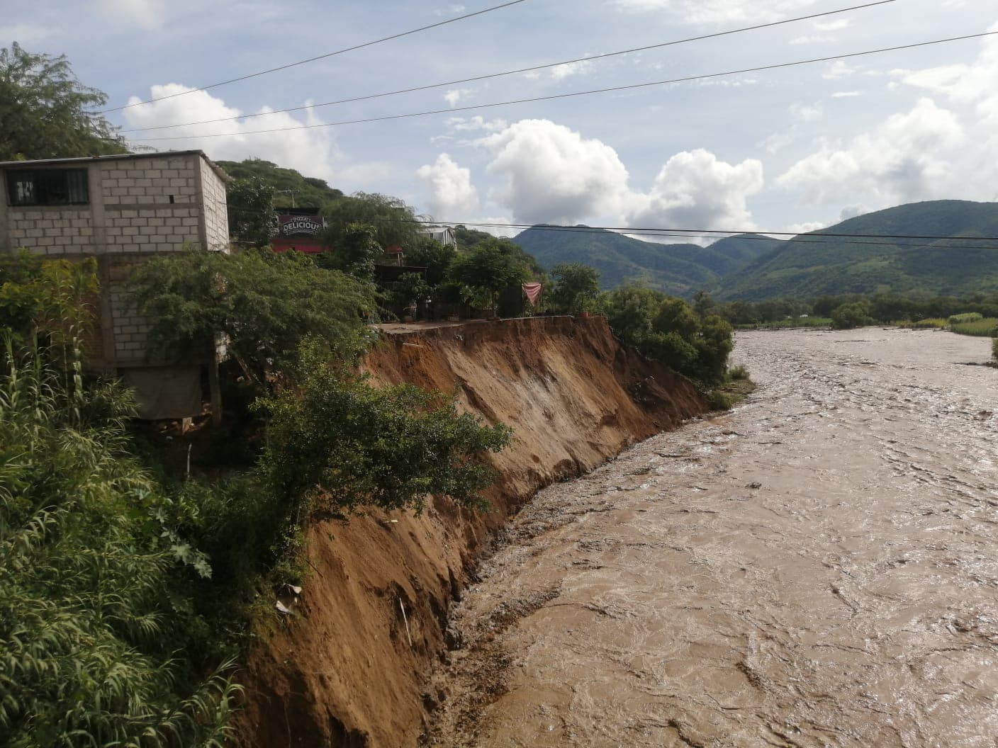 Tras lluvias recorre PC los ríos de La Montaña