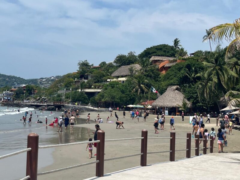 Supera expectativas el puente patrio en Guerrero