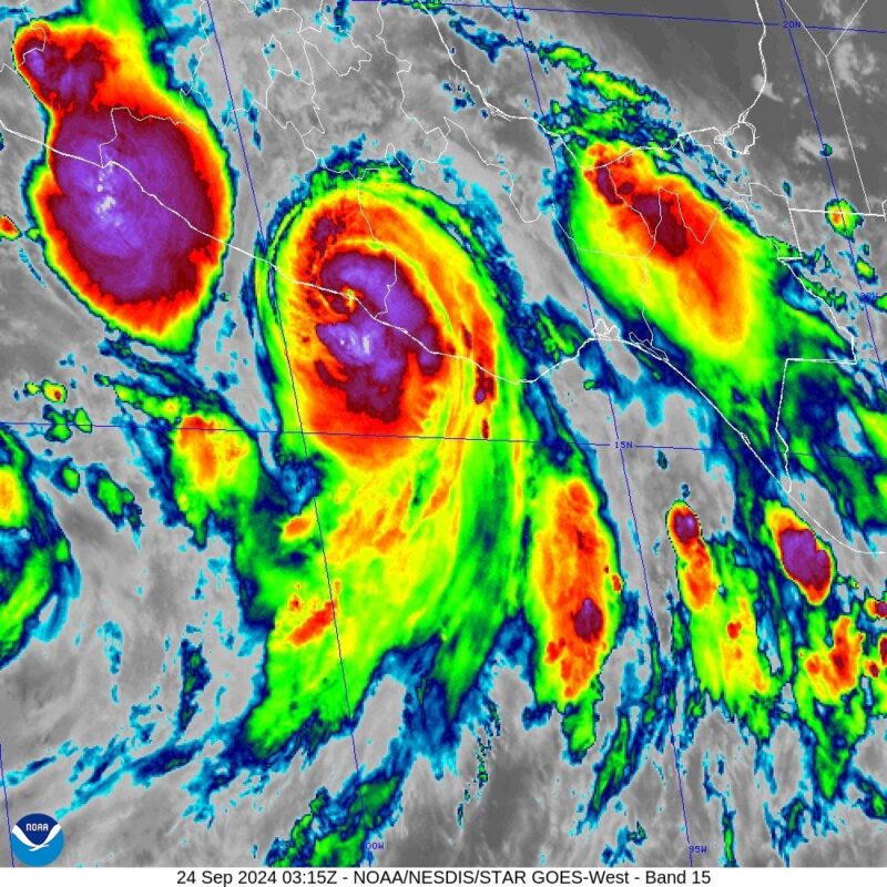 Huracán John toca tierra en Marquelia: NHC