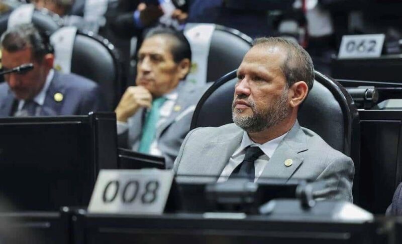 Reportan que el senador Daniel Barreda pasaría al PVEM