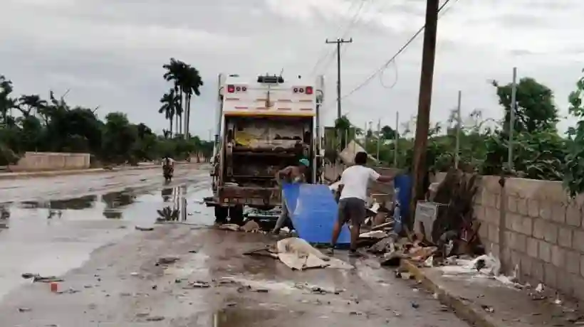 Acapulco refuerza limpieza tras paso del huracán “John”