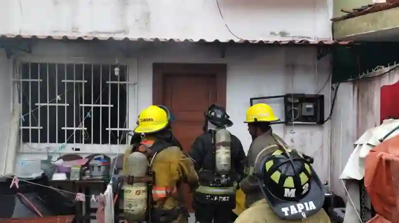 Bomberos sofocan incendio en Acapulco sin heridos