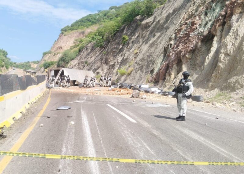 Cobra Guardia Nacional servicio de a ciudadanos en Petaquillas