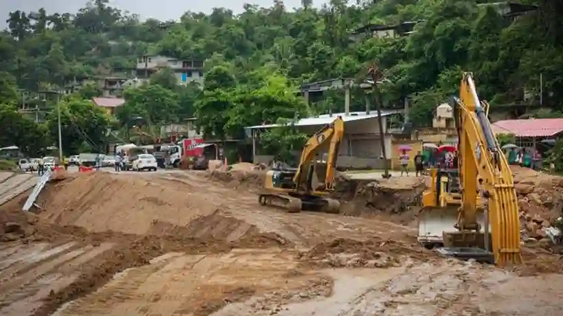 Habilitarán paso provisional en puente Mendizabal tras impacto de huracán John