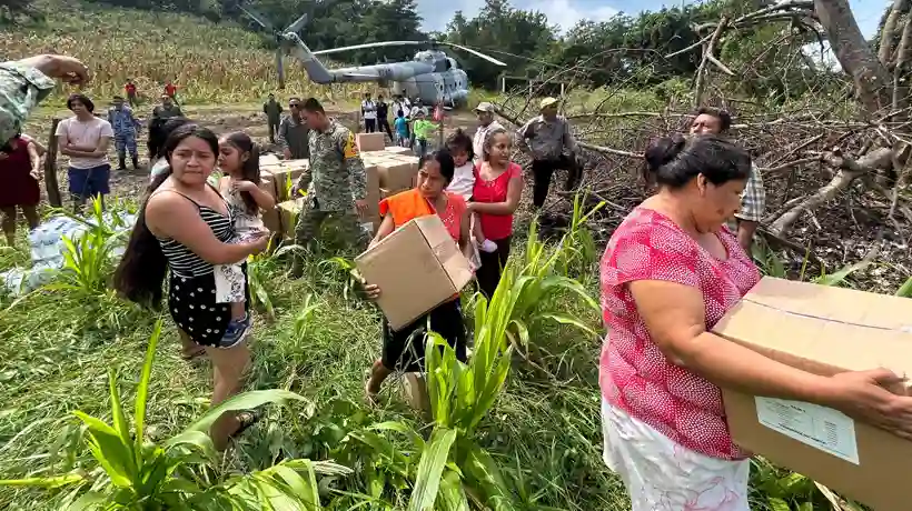 SEDENA entrega despensas en comunidades de la Sierra de Atoyac