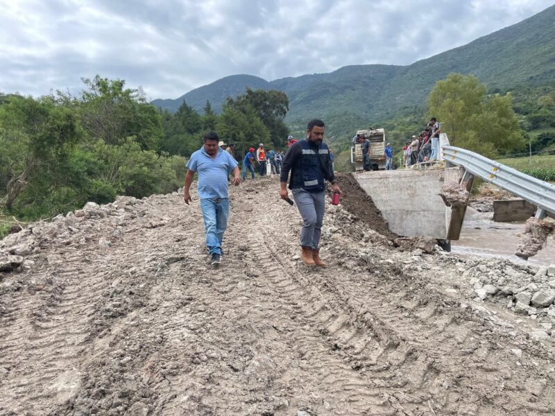 Rehabilitan Puente en Amojileca para comunicar a Chilpancingo